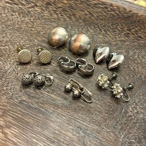 7 Vintage Silver Toned Earringa